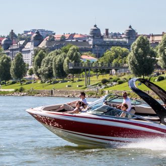 Bratislava speed boat cruise